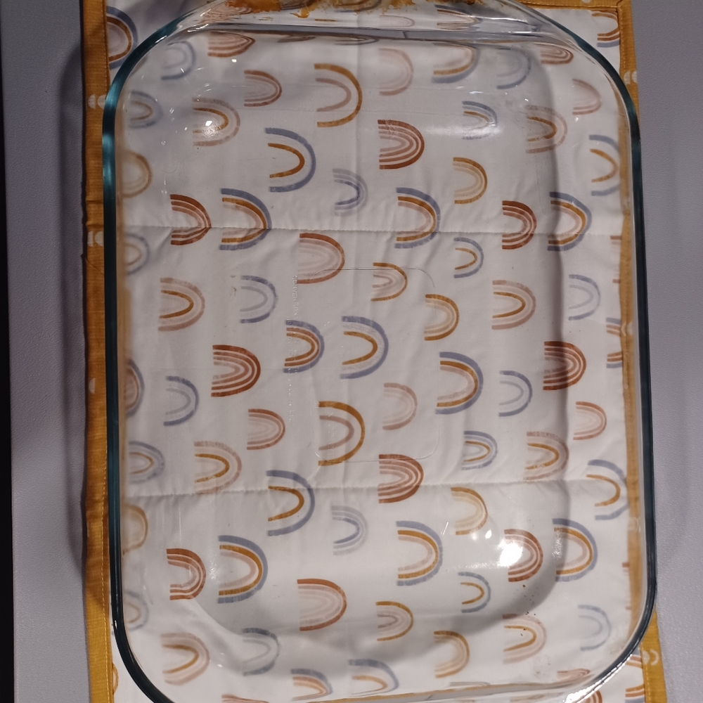 Casserole dish holders